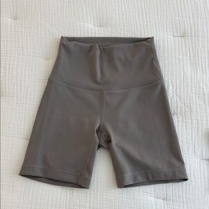 Lululemon Wunder Train HR Short 6"
